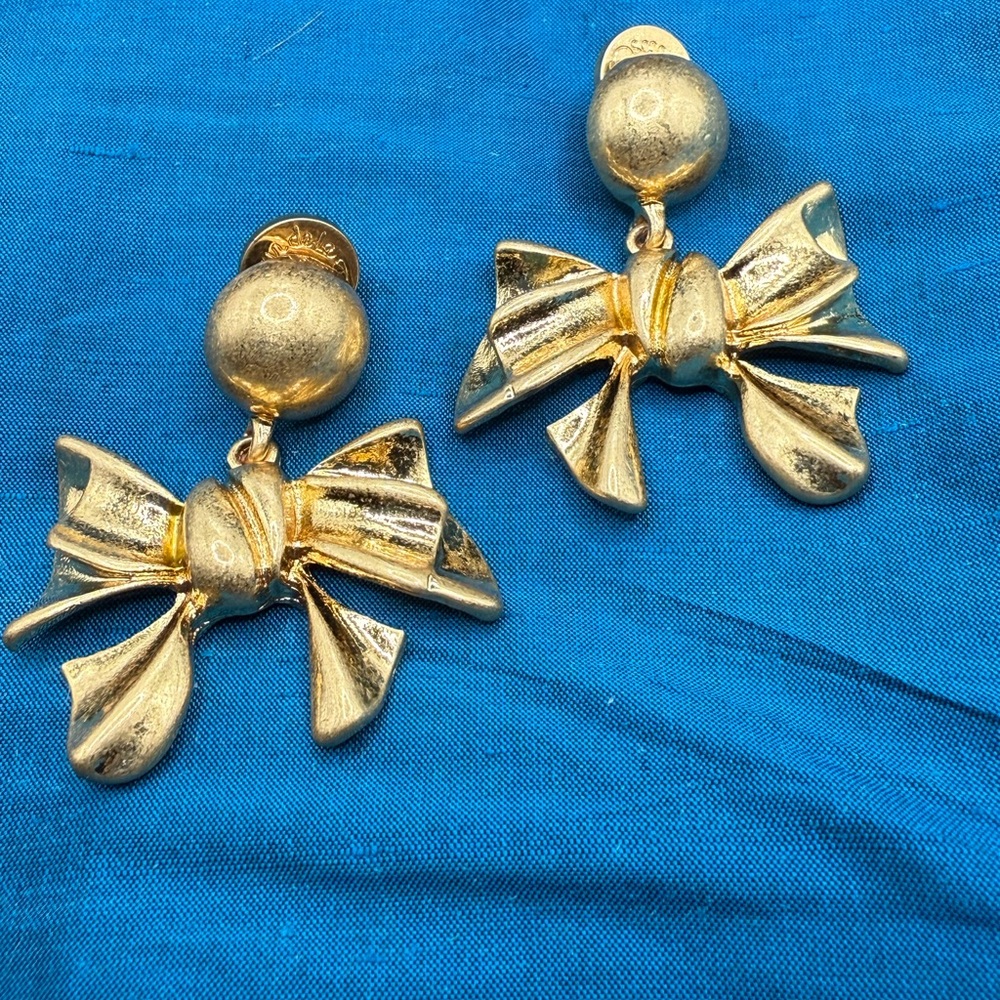 Oscar de la renta now earrings - Picture 3 of 6